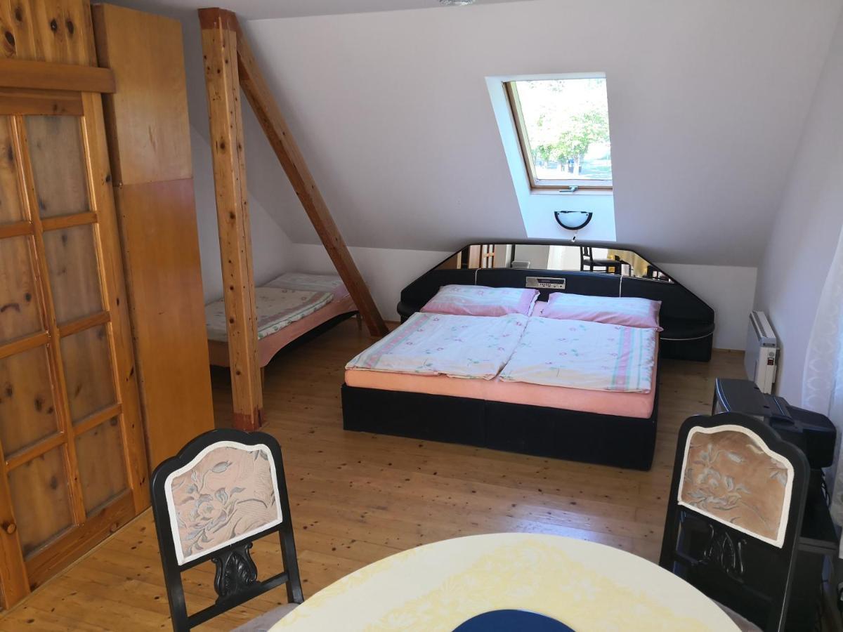 Ubytování u Máchova jezera - Apartmány - Ludmila Grulišová Doksy  Exterior foto
